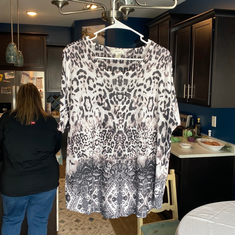 Women’s t shirt 2x worn once